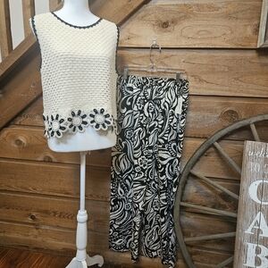 Elegant Black and White Pantsuit